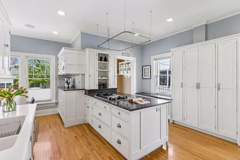 2304 Lake Place Minneapolis MN 55405