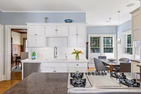2304 Lake Place Minneapolis MN 55405