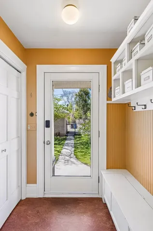 2304 Lake Place Minneapolis MN 55405