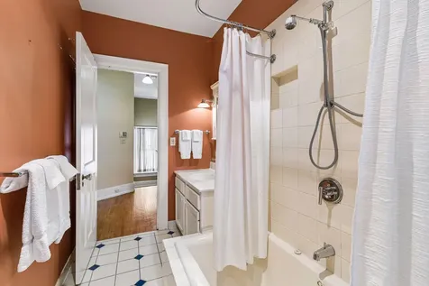 2304 Lake Place Minneapolis MN 55405
