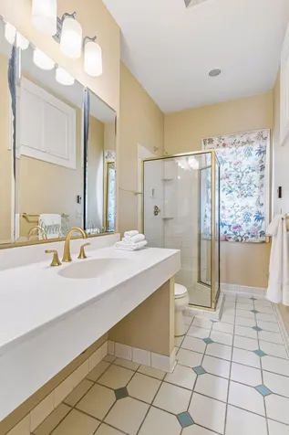 2304 Lake Place Minneapolis MN 55405