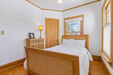2304 Lake Place Minneapolis MN 55405
