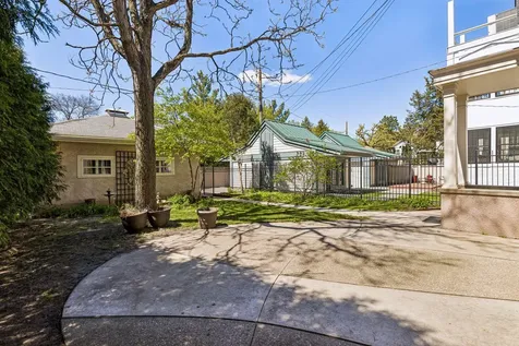 2304 Lake Place Minneapolis MN 55405