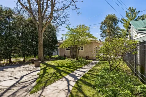 2304 Lake Place Minneapolis MN 55405