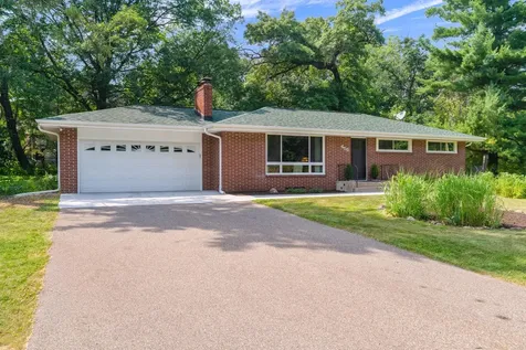 455 Arcwood Road Mahtomedi MN 55115