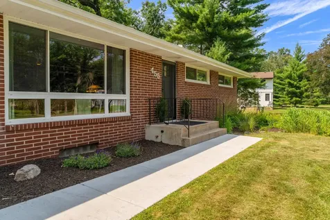 455 Arcwood Road Mahtomedi MN 55115