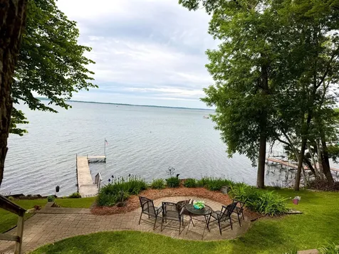 2666 N Lake Miltona Drive NE Alexandria MN 56354