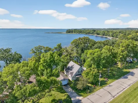 2666 N Lake Miltona Drive NE Alexandria MN 56354