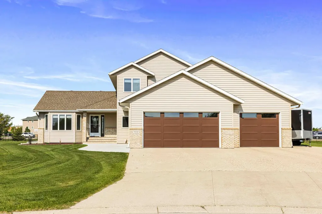 722 42nd Avenue S Moorhead MN 56560