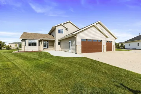 722 42nd Avenue S Moorhead MN 56560
