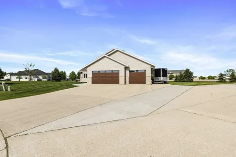 722 42nd Avenue S Moorhead MN 56560