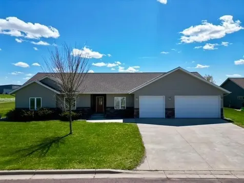 906 Sunrise Boulevard Redwood Falls MN 56283