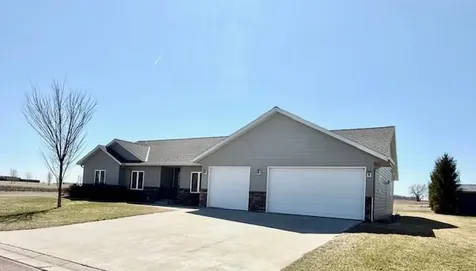 906 Sunrise Boulevard Redwood Falls MN 56283