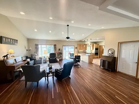 906 Sunrise Boulevard Redwood Falls MN 56283
