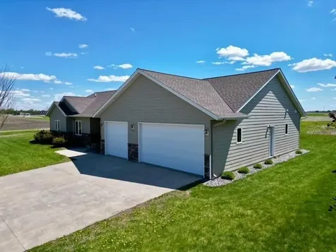 906 Sunrise Boulevard Redwood Falls MN 56283