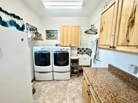 906 Sunrise Boulevard Redwood Falls MN 56283