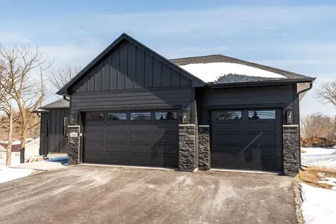 3916 Mcmenemy Street Vadnais Heights MN 55127