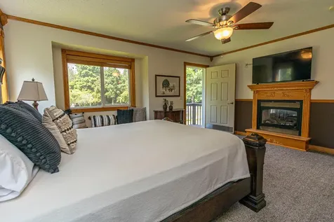 1966 Liberty Road NE Alexandria MN 56308