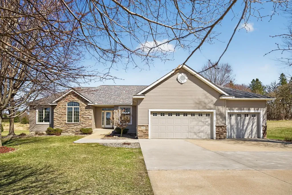 1442 30th Street NW Austin MN 55912
