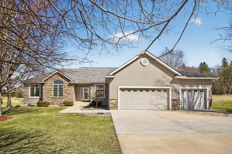 1442 30th Street NW Austin MN 55912