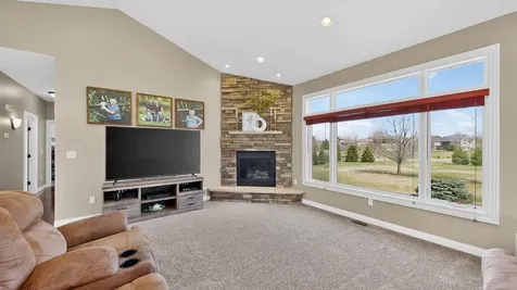 1442 30th Street NW Austin MN 55912
