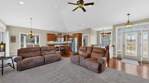 1442 30th Street NW Austin MN 55912
