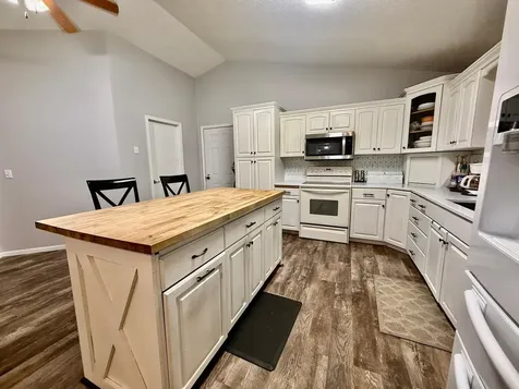 3874 Airway Lane NE Alexandria MN 56308