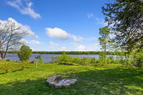 46652 Riverview Drive La Crescent MN 55947