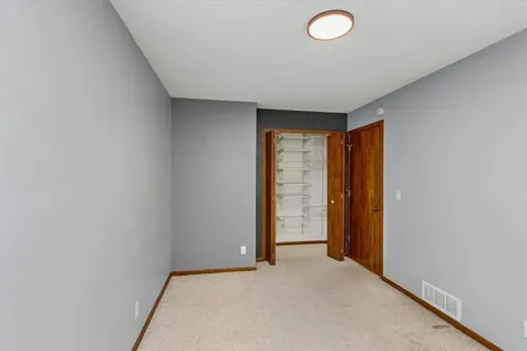 229 21st Avenue S South Saint Paul MN 55075