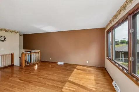 229 21st Avenue S South Saint Paul MN 55075