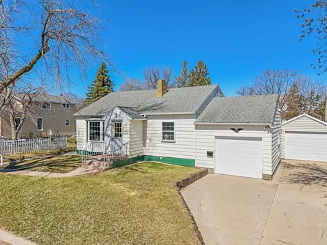 525 3rd St SE Perham MN 56573