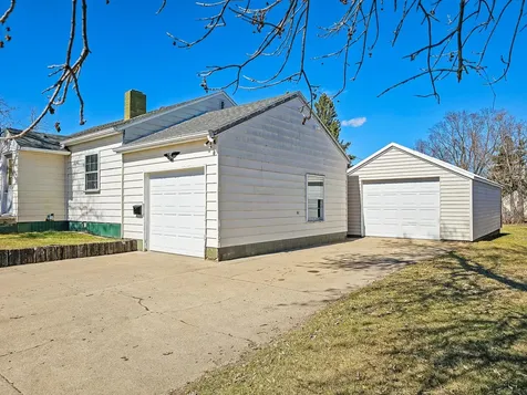 525 3rd St SE Perham MN 56573