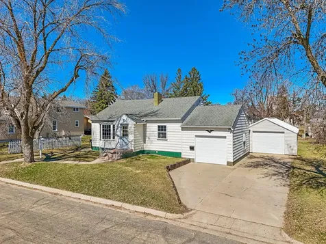 525 3rd St SE Perham MN 56573