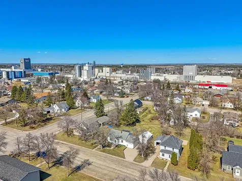 525 3rd St SE Perham MN 56573