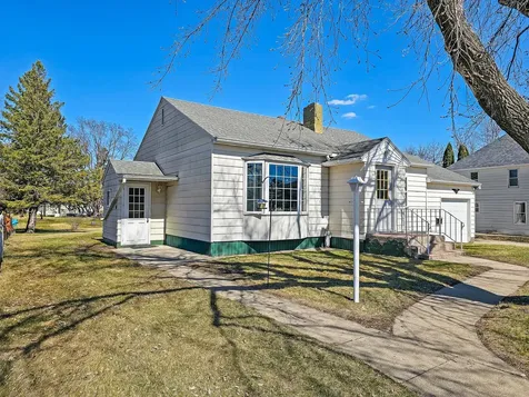 525 3rd St SE Perham MN 56573