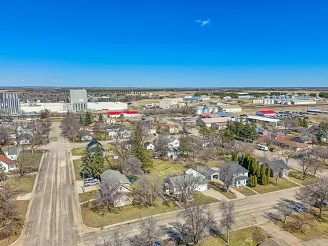 525 3rd St SE Perham MN 56573