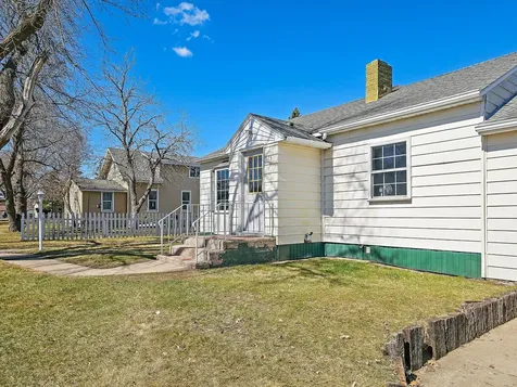 525 3rd St SE Perham MN 56573