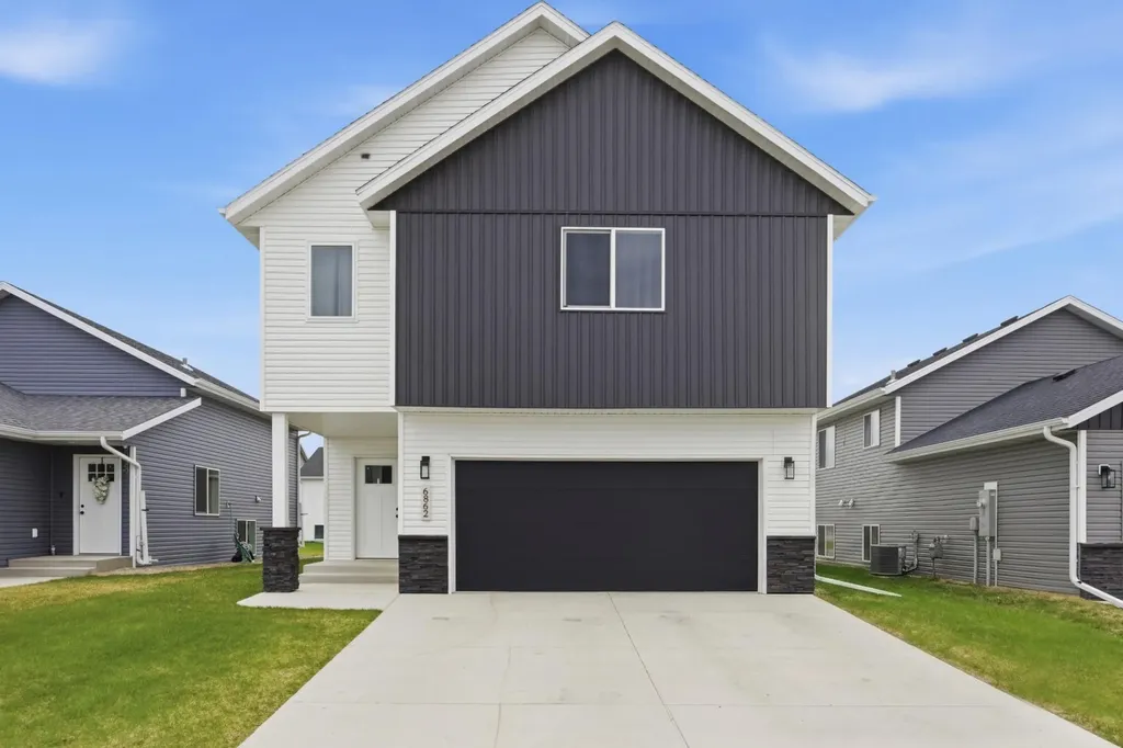 6862 Thomas Street Horace ND 58047