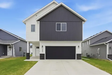 6862 Thomas Street Horace ND 58047