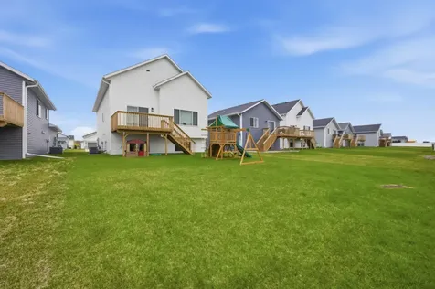 6862 Thomas Street Horace ND 58047
