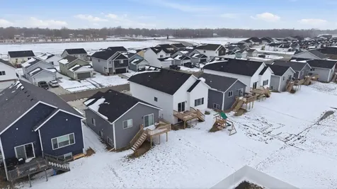 6862 Thomas Street Horace ND 58047