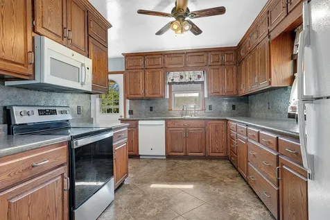 16659 411th Avenue Glencoe MN 55336