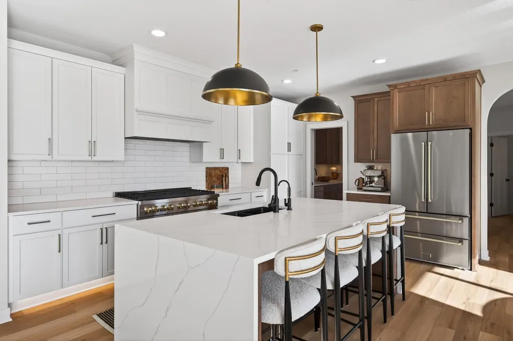 2388 Laurie Court Roseville MN 55113