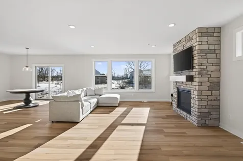 2388 Laurie Court Roseville MN 55113