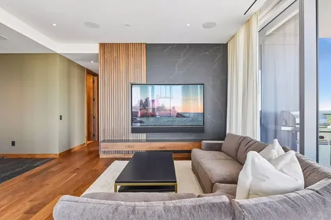 255 Hennepin Avenue Minneapolis MN 55408