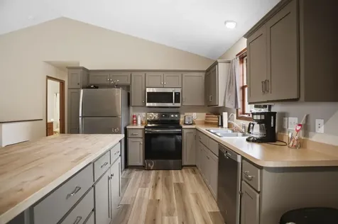 4843 Hamlet Avenue N Oakdale MN 55128