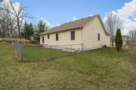 4843 Hamlet Avenue N Oakdale MN 55128