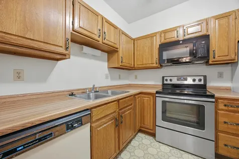 3317 15th Avenue S Fargo ND 58103