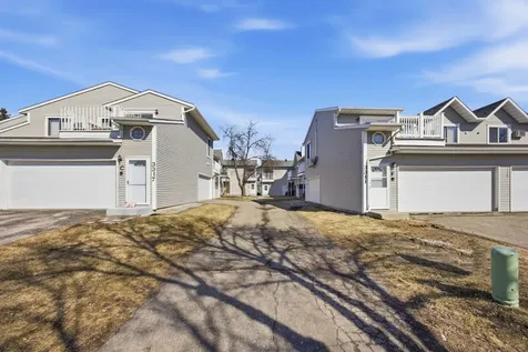 3317 15th Avenue S Fargo ND 58103