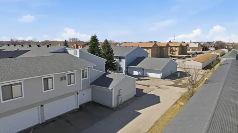 3317 15th Avenue S Fargo ND 58103